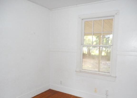 5th image of 15772 Morgan St