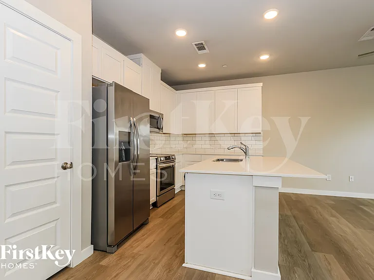 18342 W Centro Cir — Photo 8