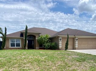 817 NE 44th Lane Cpe, Coral, FL 33909