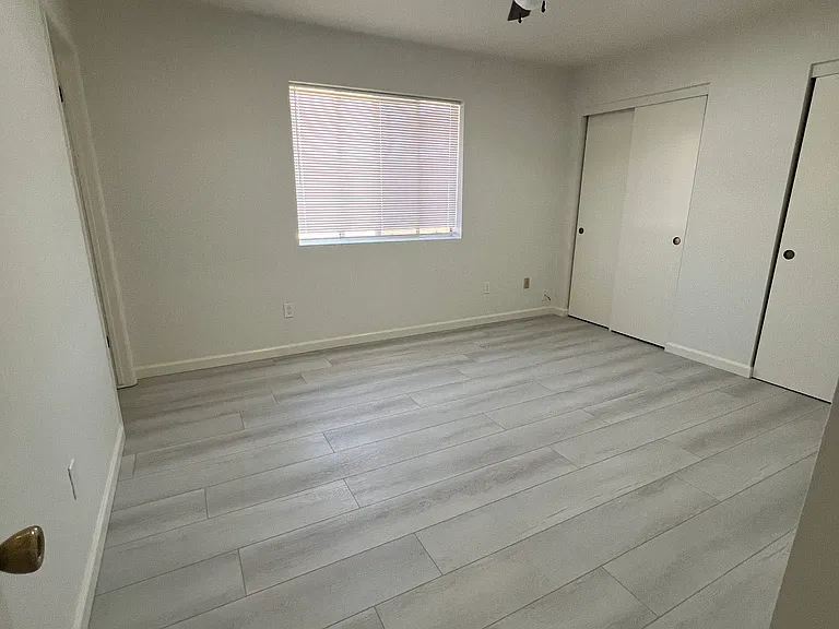 21550 Westwood Blvd — Photo 10