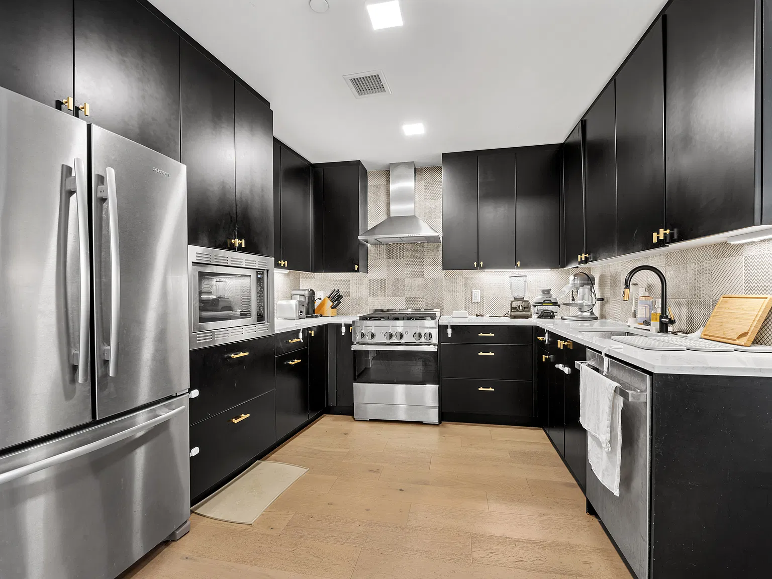 2 bed, 1104 sqft, $4,995 — Photo 1