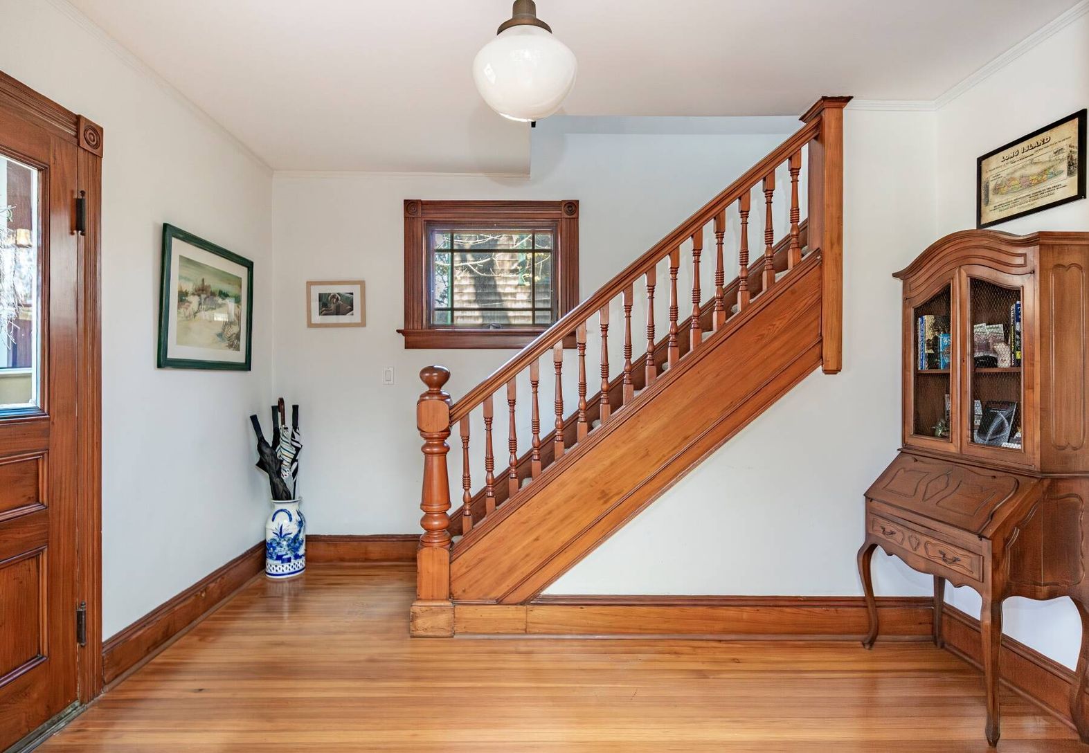 Front & Back Staircase Detail