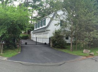 1 Indian Chase Dr #1B, Greenwich, CT 06830