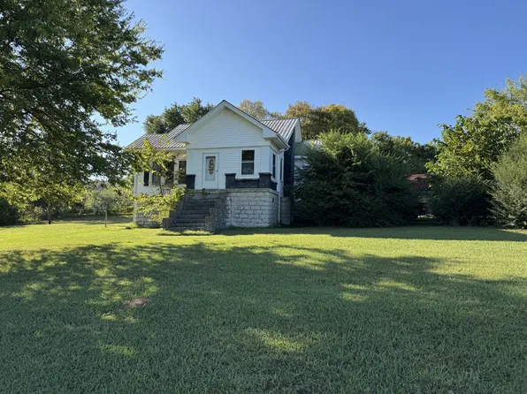 104 Grisham Rd, Fayetteville, TN 37334
