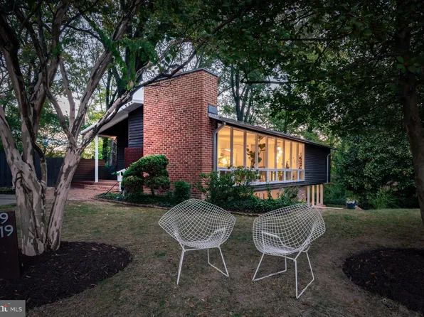 1919 Marthas Rd, Alexandria, VA 22307