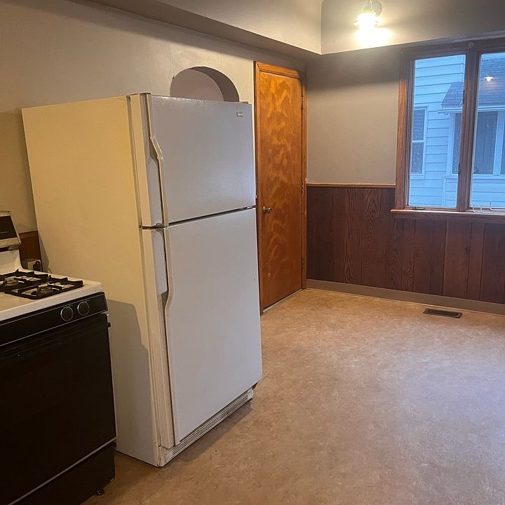 1st image of 41 Oak St