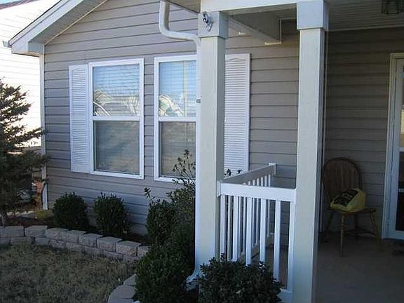 2nd image of 940 SW 156th St