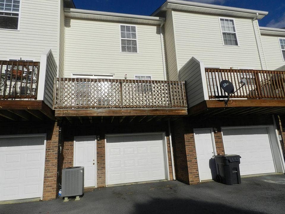 2nd image of 228 Amanda Ln APT 3