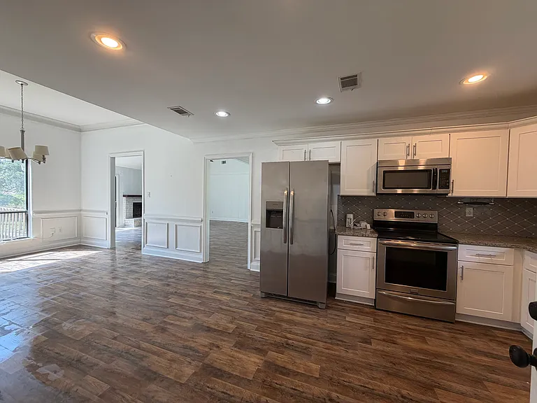 223 Ronstadt Dr — Photo 2