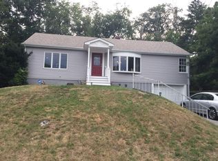 27 Campion Ave, Tiverton, RI 02878