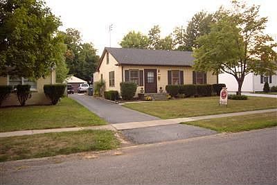 1st image of 546 Stratford Dr