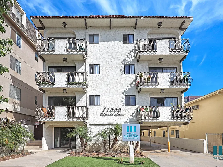 Exterior of Mayfield Wilshire by Wiseman