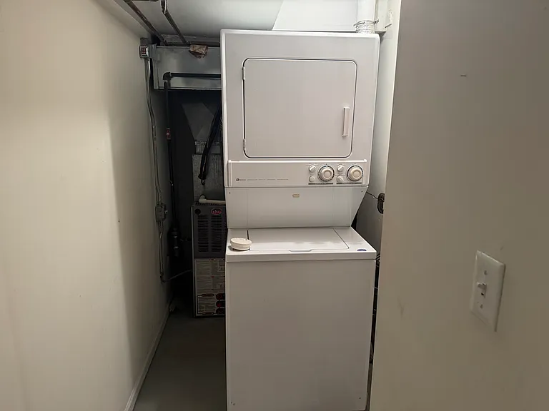 643 Tompkins Ave #1 — Photo 7