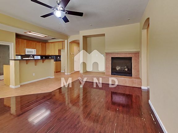 2nd image of 325 Aspen Ct