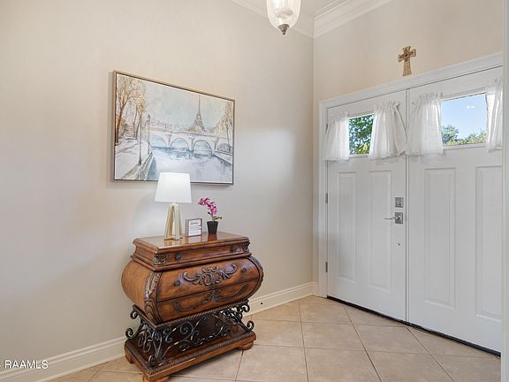 4th image of 209 Willow Wood Dr