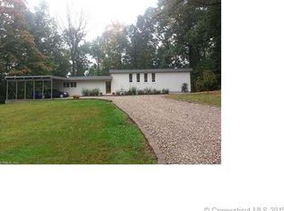 32 Deer Run Dr, West Hartford, CT 06107