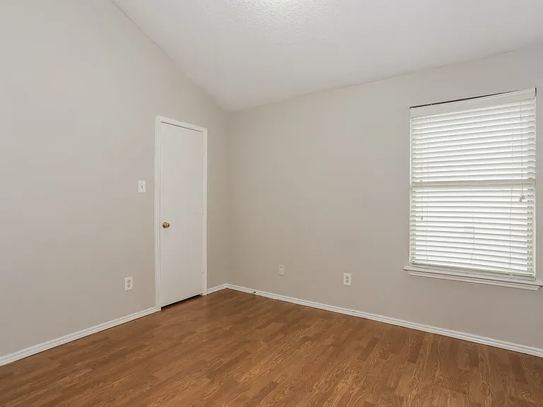 6505 Nicole Way — Photo 12