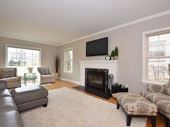 5th image of 1119 E Courtland Pl