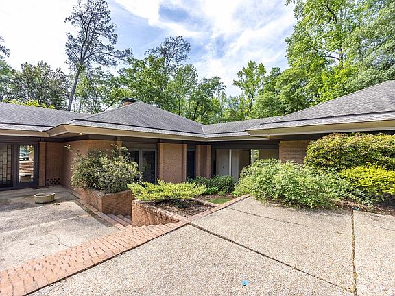 4th image of 2718 Averett Dr
