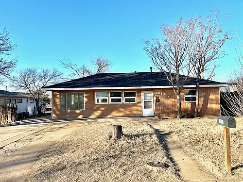 1018 Bowman Dr Photo 1