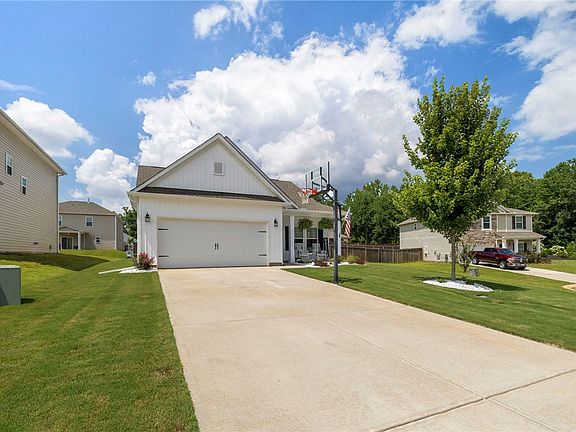 3rd image of 313 Balsa Way