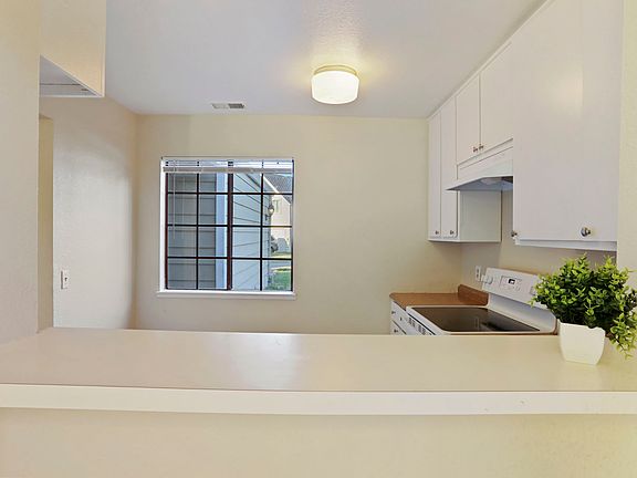 4th image of 1918 Rosemarie Ln Unit 110