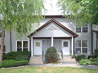 73 Hemlock Cir, Peekskill, NY 10566