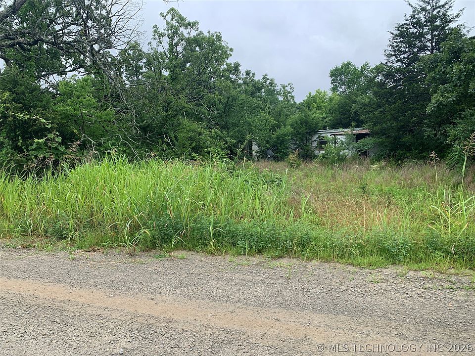 1st image of 210 E Nelson Rd