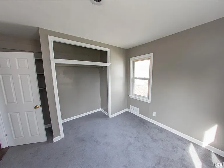 55 W Coy Ave — Photo 4
