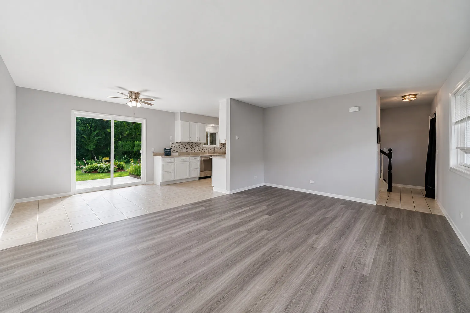 3 bed, 1.5 bath, 1250 sqft, $2,300 — Photo 2