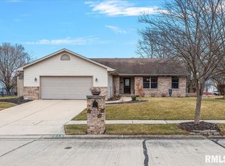 2016 Clarion Dr, Springfield, IL 62711