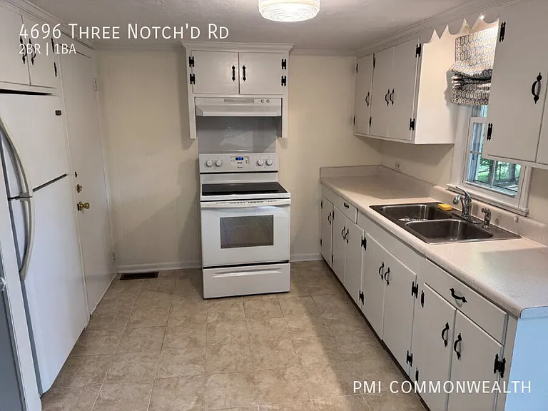 4696 Three Notch D Rd — Photo 4