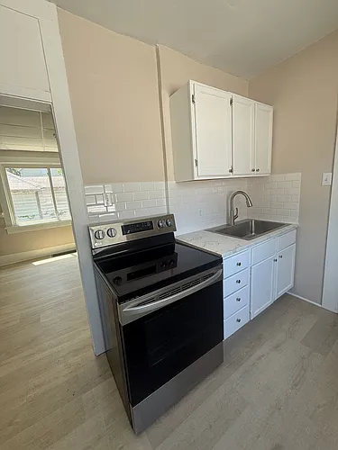 1714 Nelson St Photo 1