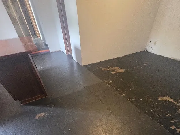 420 W State St — Photo 9