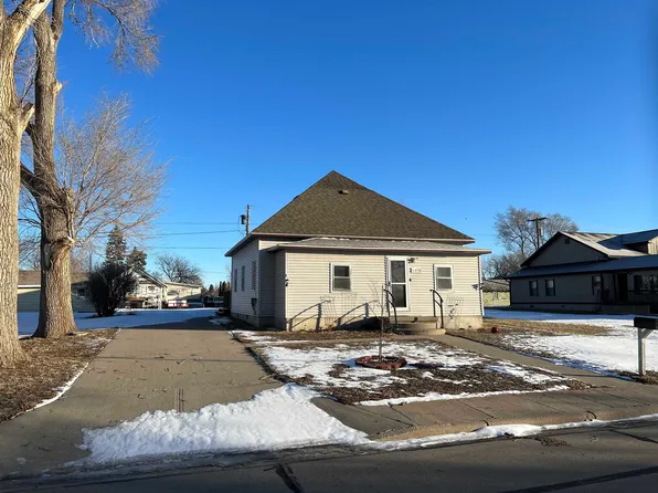508 E 6th St, Cozad, NE 69130