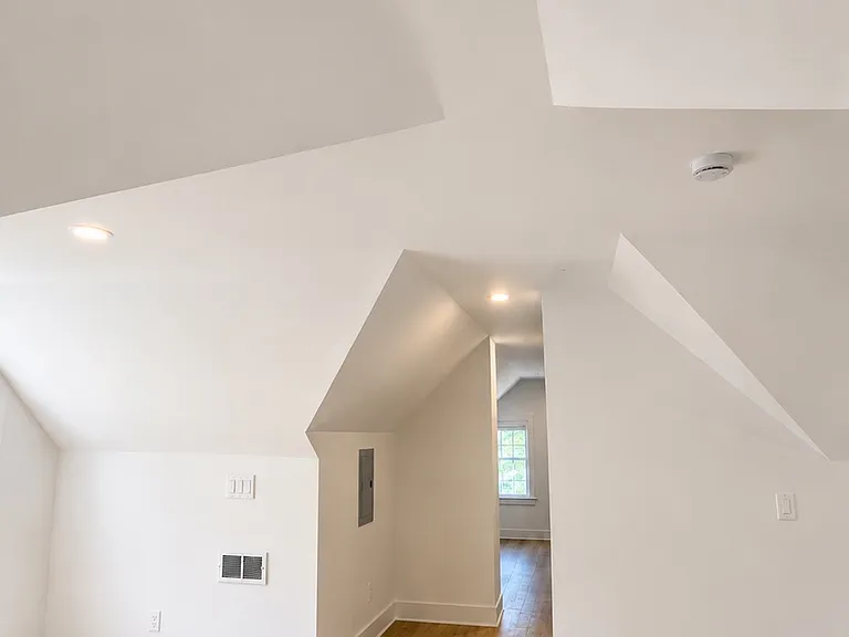 2785 Avondale Ave #3 — Photo 9
