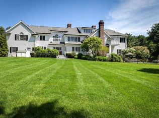 27 Tubwreck Dr, Dover, MA 02030