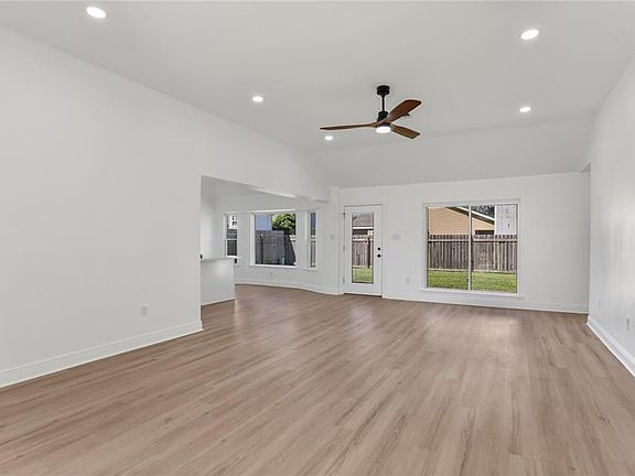 4th image of 91 Moss Dr