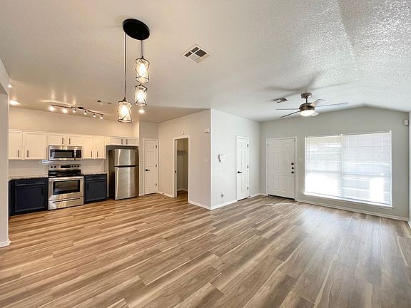 4th image of 3705 Woodrow Dr #A