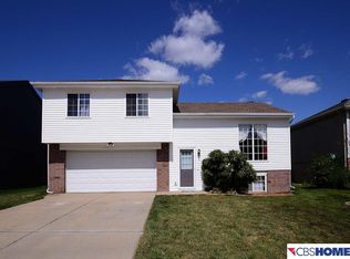 11118 Mary St, Omaha, NE 68164