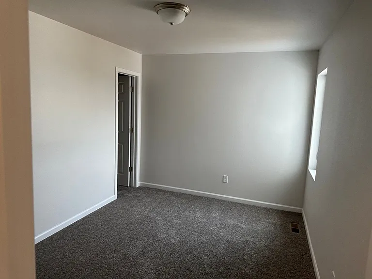 131 Marshall Loop — Photo 8