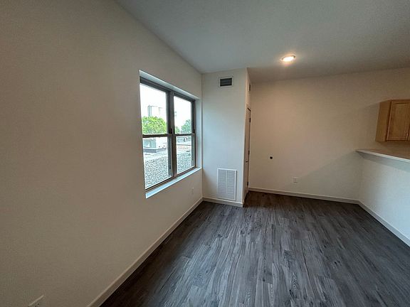 3rd image of 101 Main St S #209