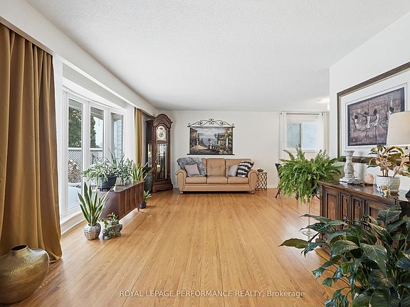 5th image of 62 Bearbrook Rd