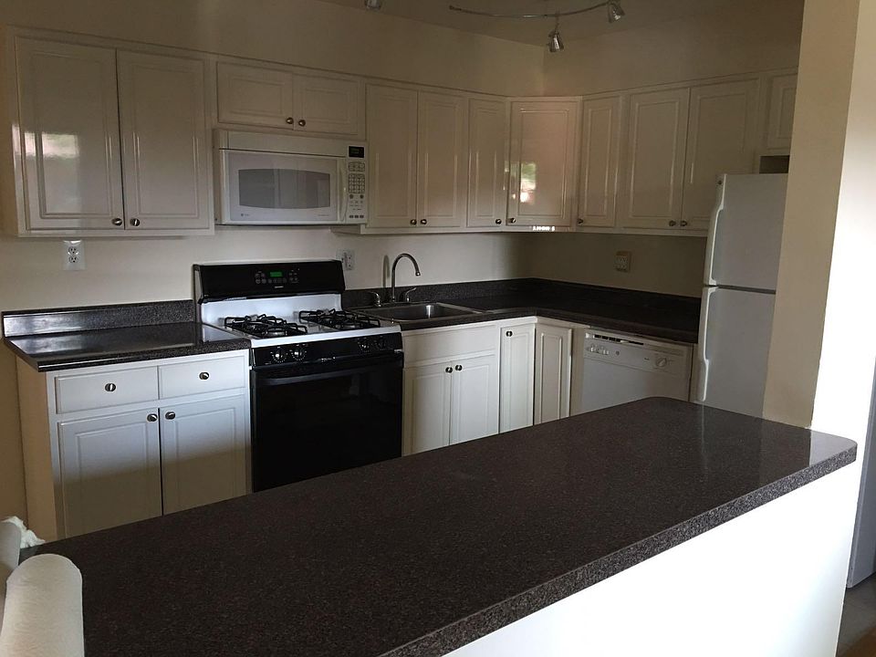 1st image of 1 Charles Ln #1