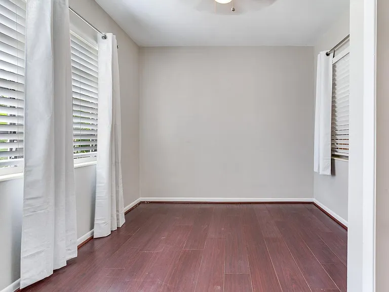 2514 W Gray St — Photo 23