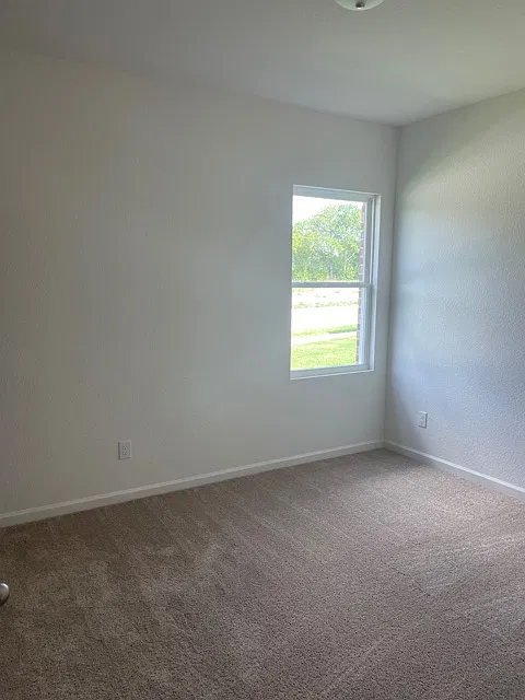 3 bed, 1769 sqft, $2,100 — Photo 3