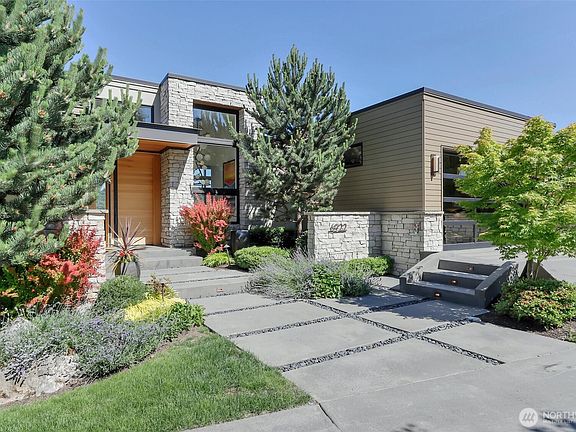4th image of 6922 96th Avenue SE