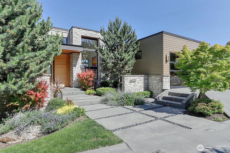 3rd image of 6922 96th Avenue SE