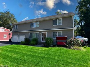 21 N New York Ave, Lake Hopatcong, NJ 07849