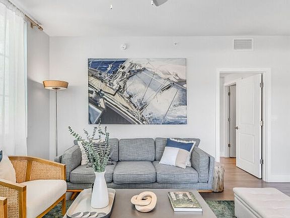 5th image of 300 Kings Point Dr #203